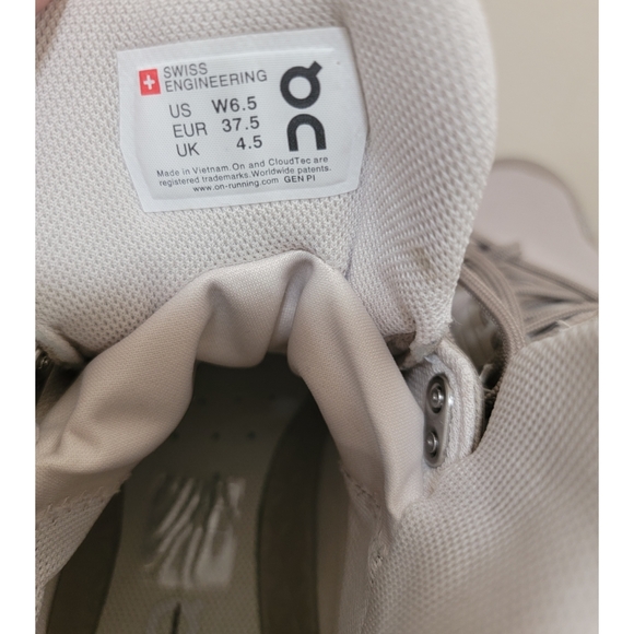 FREE PEOPLE × On Cloudrock Running  Waterproof Hiking Boots - Picture 10 of 13